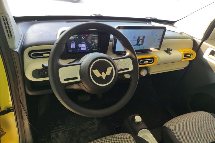 Used Wuling Hongguang MINIEV 2024 3rd Generation 215km Advanced Version