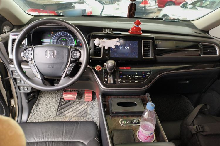 Used Honda Elysion 2019 2.0L Hybrid Luxury Edition Center Console