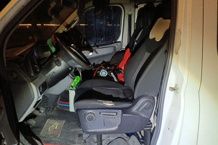 Used SAIC MAXUS Xintu V80 2021 2.0T Manual Classic Aoyuntong 127 PS Mid-axle Mid-roof 6/7/8/9-Seater
