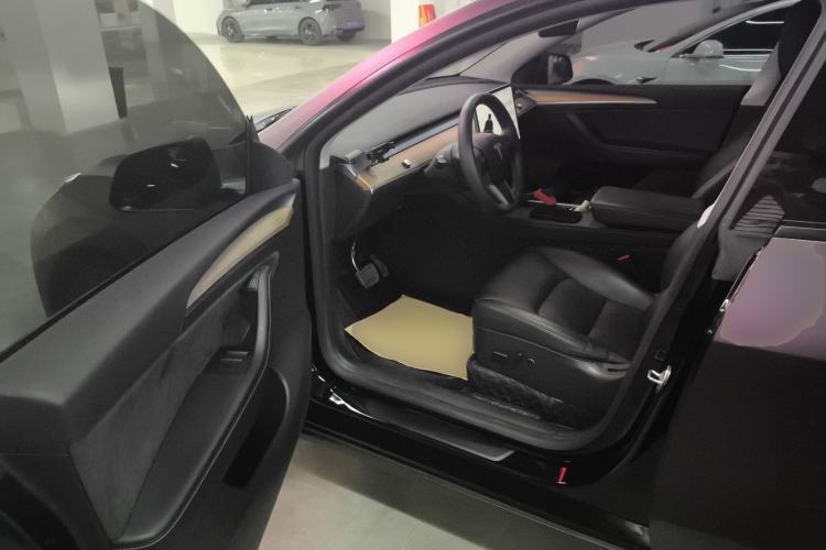 Used Tesla Model Y 2022 Rear-Wheel-Drive Version