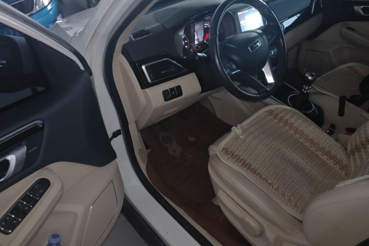 Used Zotye Domy X5 2017 Upgraded Model 1.5T Manual Luxury Version Driver Seat