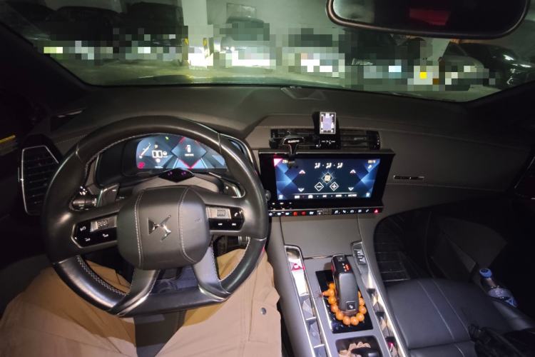 Used DS 7 2018 45THP Opera Edition Center Console