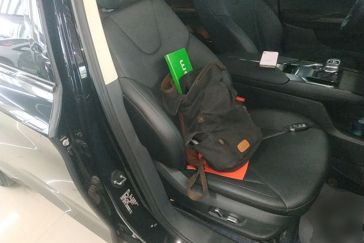 Used Hongqi E-QM5 2023 620km PLUS
