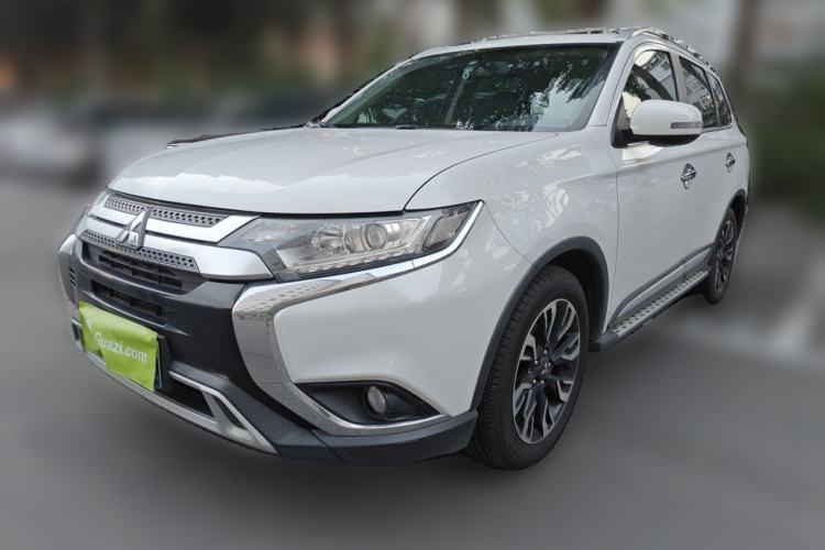 Used Mitsubishi Outlander 2019 2.0L Two-Wheel Drive Comfort Edition 7 Seats China V Emission Standard