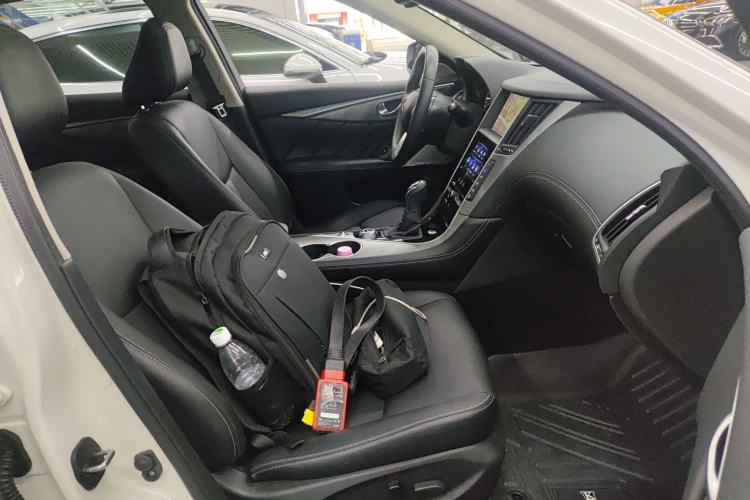 Used Infiniti Q50L 2018 2.0T Enjoyment Version China VI Standard