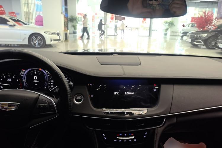 Used Cadillac CT6 2022 28T Fashion Edition Center Console