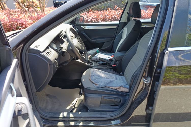 Used Skoda Octavia 2016 1.6L Automatic Chuanxing Edition Left Front Seat