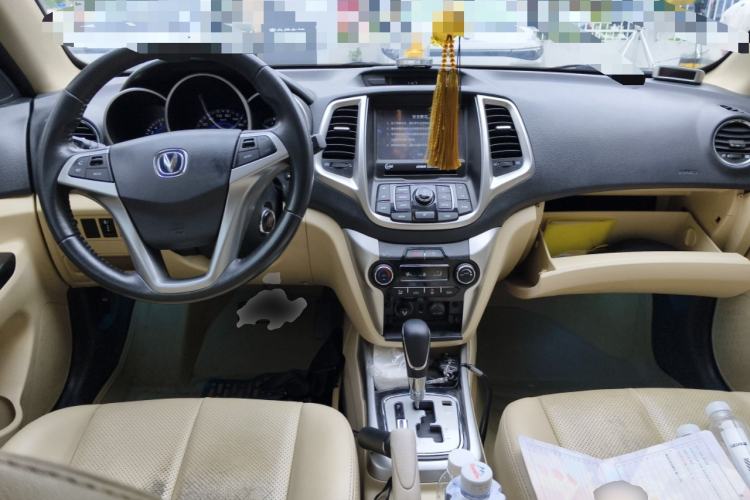 Used CHANGAN Eado 2015 1.6L Automatic Luxury Model Center Console