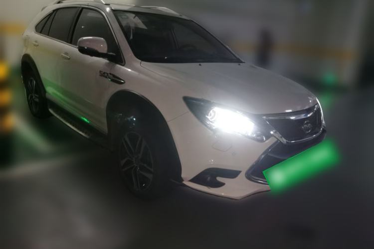 Used BYD Tang New Energy 2015 2.0T Four-Wheel-Drive Flagship Model Front Right 45 Deg