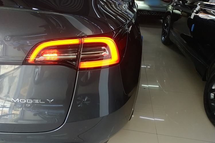 Used Tesla Model Y 2022 Revised Version Rear-Wheel Drive Exterior 3