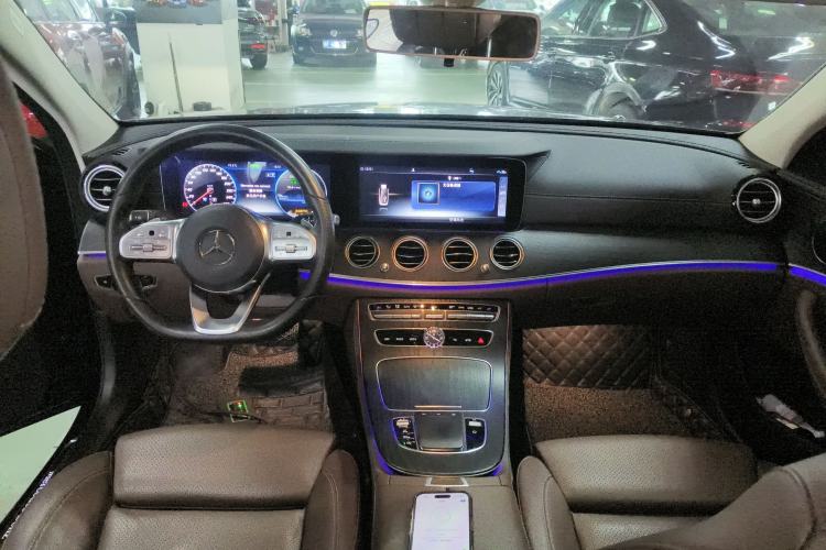Used Mercedes-Benz E-Class 2020 Facelift E 260 L Sport Edition Center Console