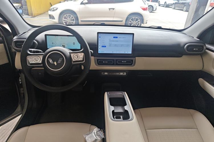 Used Wuling Bingo PLUS 2024 510 km Range 5-Seater Version Center Console