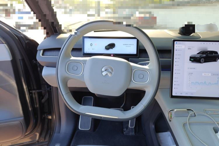 Used Nio ES8 2024 75 kWh Executive Edition Steering Wheel