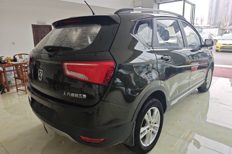 Used Baojun 560 2015 1.8L manual Comfort trim level