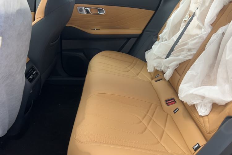 Used Geely Galaxy Galaxy Xingjian 7 EM-i 2025 120km Launch+ Version
