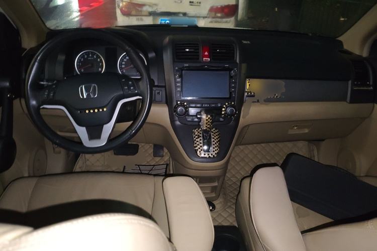 Used Honda CR-V 2010 2.4L automatic four-wheel drive luxury version Center Console