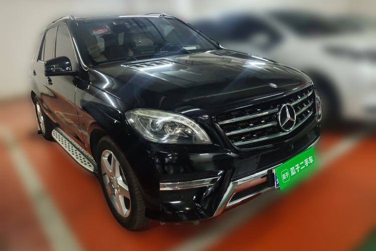 Used Mercedes-Benz M-Class 2014 ML 400 4MATIC Luxury Model Front Right 45 Deg