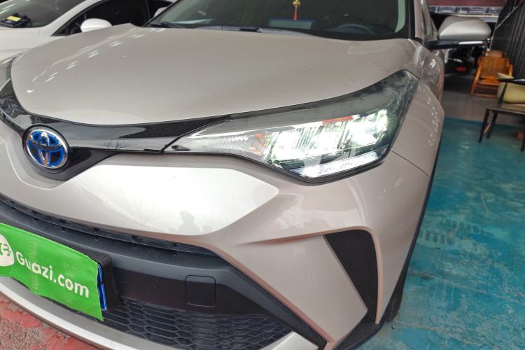 Used Toyota C-HR 2023 2.0L Smart Electric Hybrid Dual-Engine Comfort Version
