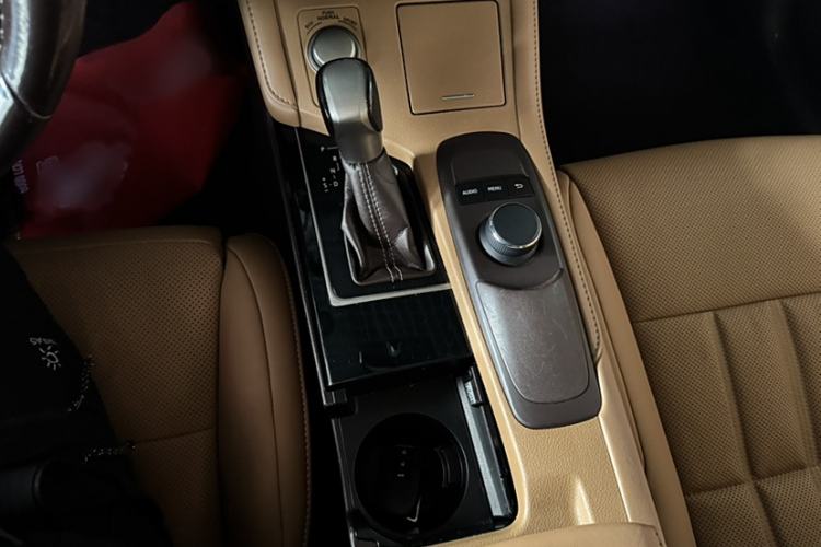 Used Lexus ES 2016 200 Midnight Special Limited Edition
