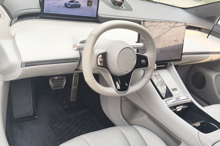 Used Hima Luxeed S7 2024 Ultra Four-Wheel Drive Flagship Edition Center Console