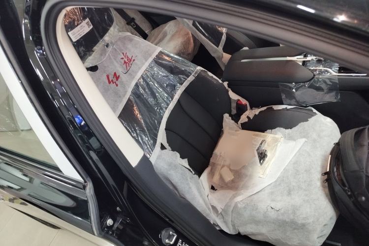 Used Hongqi E-QM5 2023 Revised Version Basic Travel Edition Right Front Seat