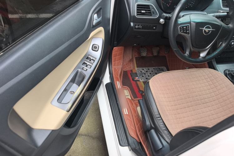 Used Haima Fumei 2016 1.6L Manual Prestige Model Upgrade Driver Seat