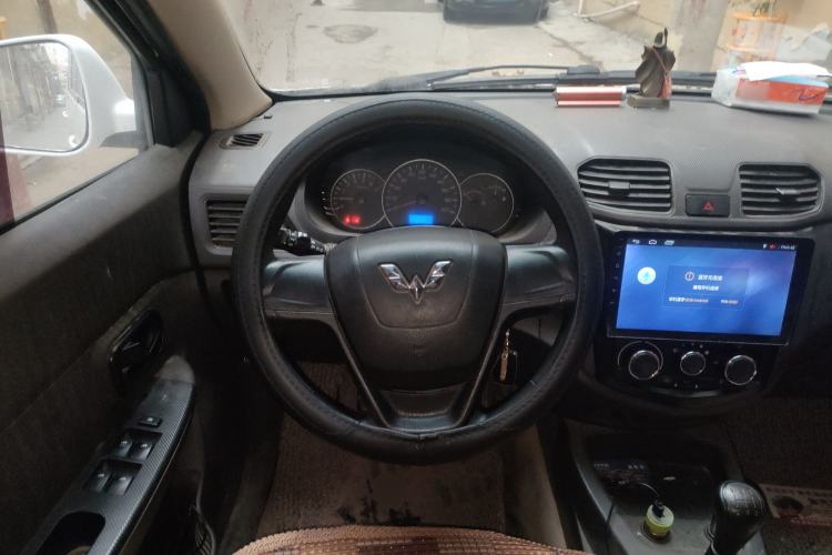 Used Wuling Hongguang 2014 1.5L S Standard Version
