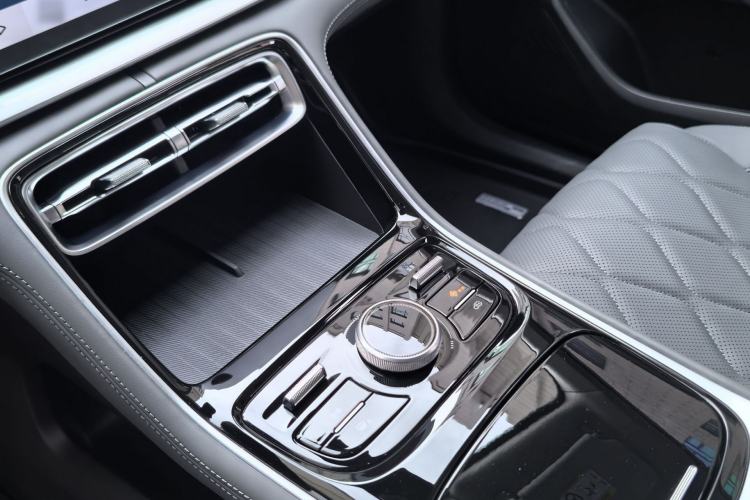 Used Geely Galaxy Galaxy A7 2025 Model EM-i 70km Luxury Edition