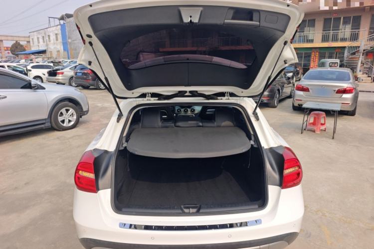 Used Mercedes-Benz GLA 2016 GLA 200 Fashion Model Trunk