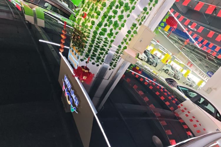 Used Hongqi E-QM5 2022 431 km Charge & Enjoy Edition
