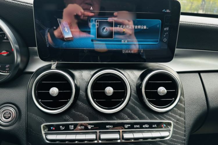 Used Mercedes-Benz C-Class 2019 C 180 L Fashion Edition Sport Version Audio And AC Panel