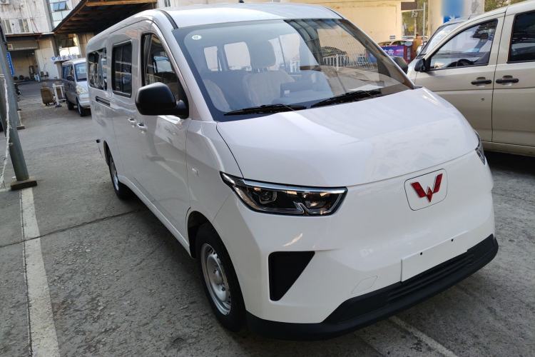 Used Wuling Yangguang 2025 Model 400km Bus Edition—Comfort Edition