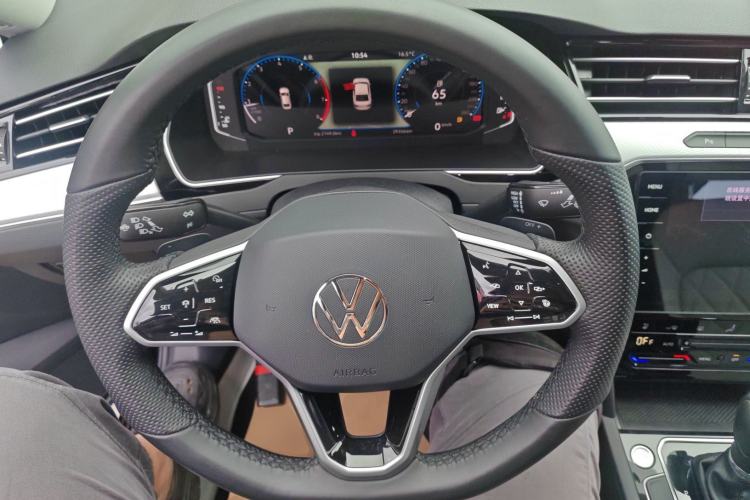 Used Volkswagen Magotan 2024 2 Million Units Zhongxiang Version 330TSI DSG Luxury Edition
