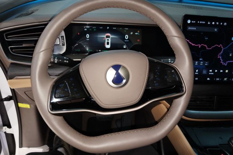 Used Denza D9 2022 EV 600 Four-Wheel Drive Flagship Model
