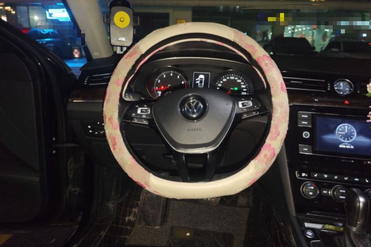 Used Volkswagen Magotan 2018 Facelift 330TSI DSG Luxury Model Steering Wheel