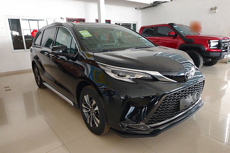 Used Toyota Granvia 2026 Model 2.5L Hybrid Luxury Edition Exterior 1