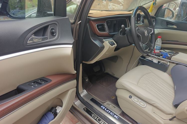 Used Buick GL8 2017 25S Luxury Version China V Standard Driver Seat