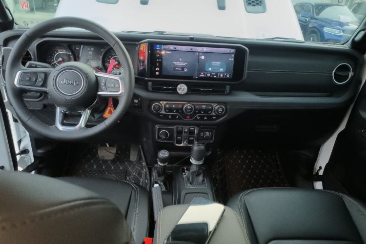 Used Jeep Wrangler 2024 2.0T Sahara Four-Door Edition
