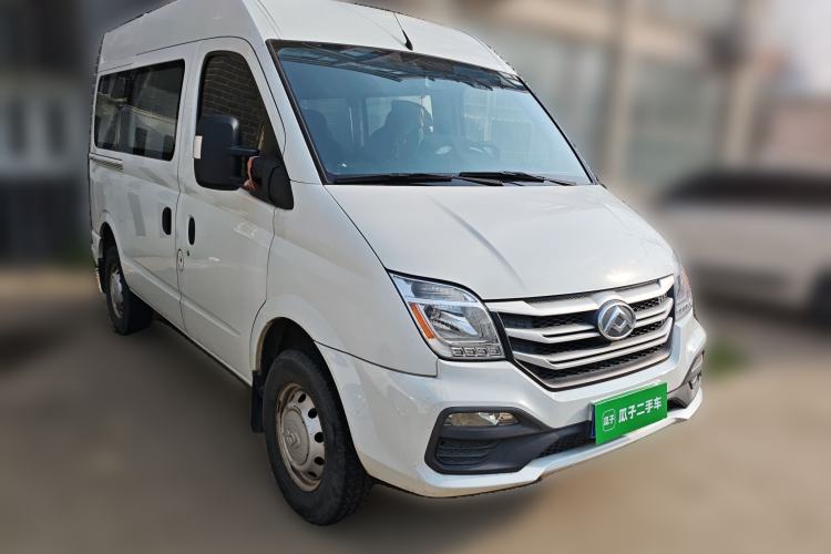 Used SAIC MAXUS Xintu V80 2018 2.5T 6-Speed Manual Aoyuntong Short Wheelbase Mid-Height 5-6 Seater