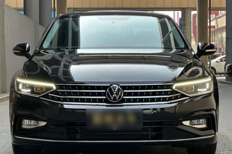 Used Volkswagen Magotan 2025 Zhongxiang Version 280TSI DSG Comfort Edition
