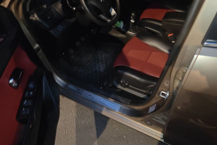 Used Kia K2 2012 Hatchback 1.4L MT Cool Edition Commemorative Model
