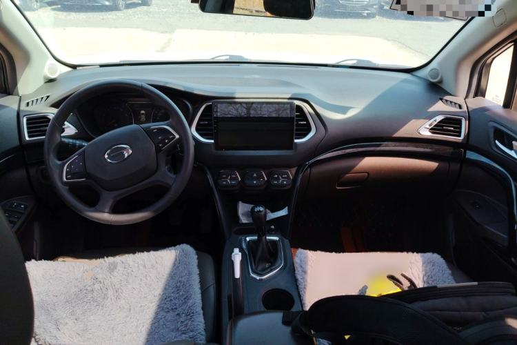 Used GAC Trumpchi GS4 2017 200T Manual Two-Wheel Drive Elite Edition Center Console