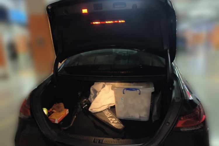 Used Mercedes-Benz E-Class New Energy 2022 Restyled E 350 e L Plug-in Hybrid Sports Sedan Trunk