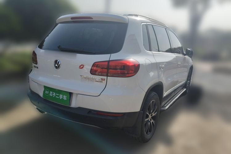 Used Volkswagen Tiguan 2015 1.8TSI Automatic All-Wheel-Drive Luxury Model Rear Right 45 Deg