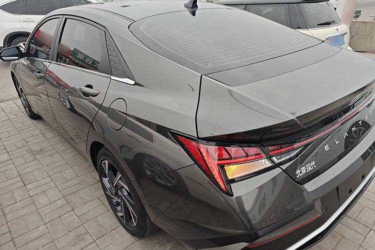 Used Hyundai Elantra 2023 1.5L CVT LUX Prestige Edition
