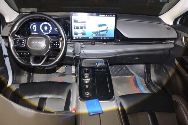 Used AION S Plus 2023 70 Intelligent Edition Ternary Lithium Center Console