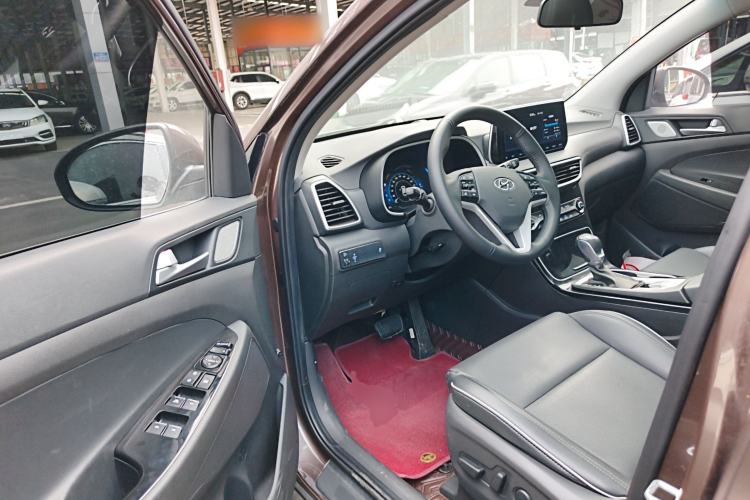 Used Hyundai Tucson 2020 280TGDi Two-Wheel-Drive GLS Fashion Edition China VI Standard
