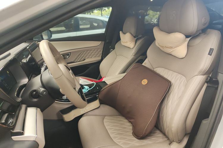 Used BYD Han 2024 EV Glory Edition 605KM Front-Wheel-Drive Premium Model
