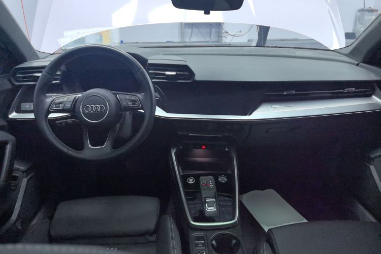 Used Audi A3 2024 Sportback 35 TFSI Fashionable Sports Model Center Console