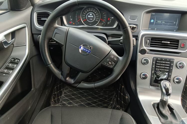 Used Volvo S60 2016 S60L T3 Smart Drive Edition Steering Wheel